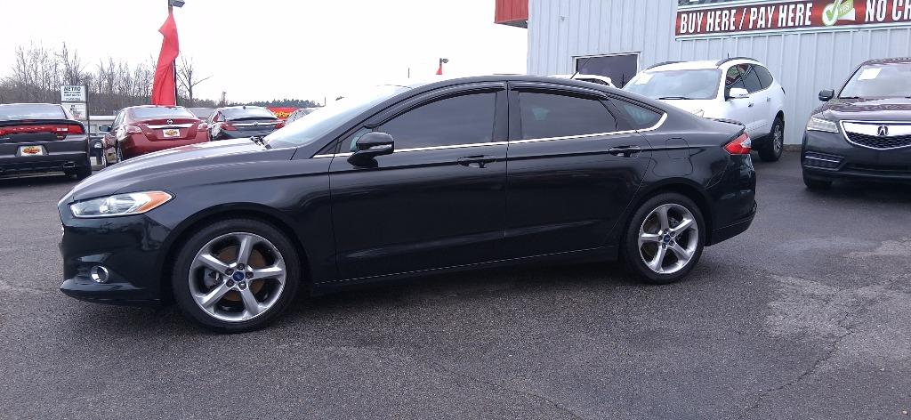2015 Ford Fusion SE's photo