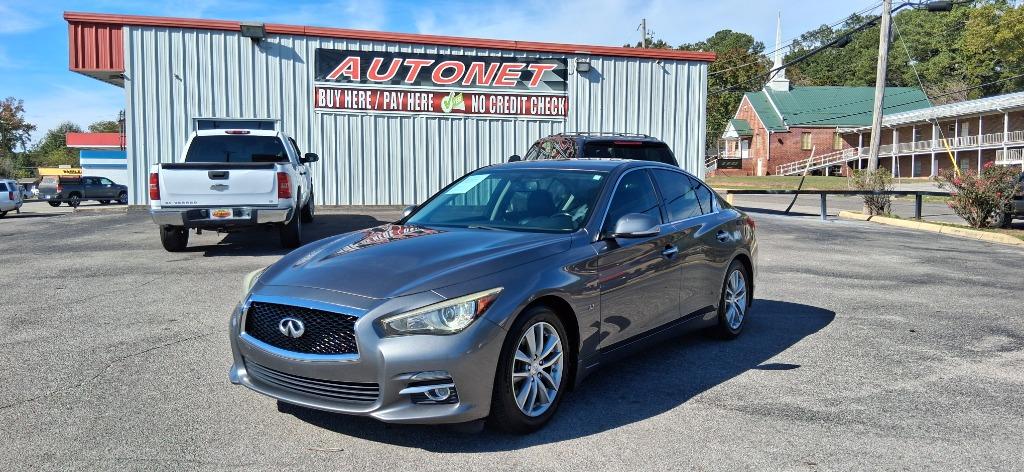 2015 INFINITI Q50 Premium's photo