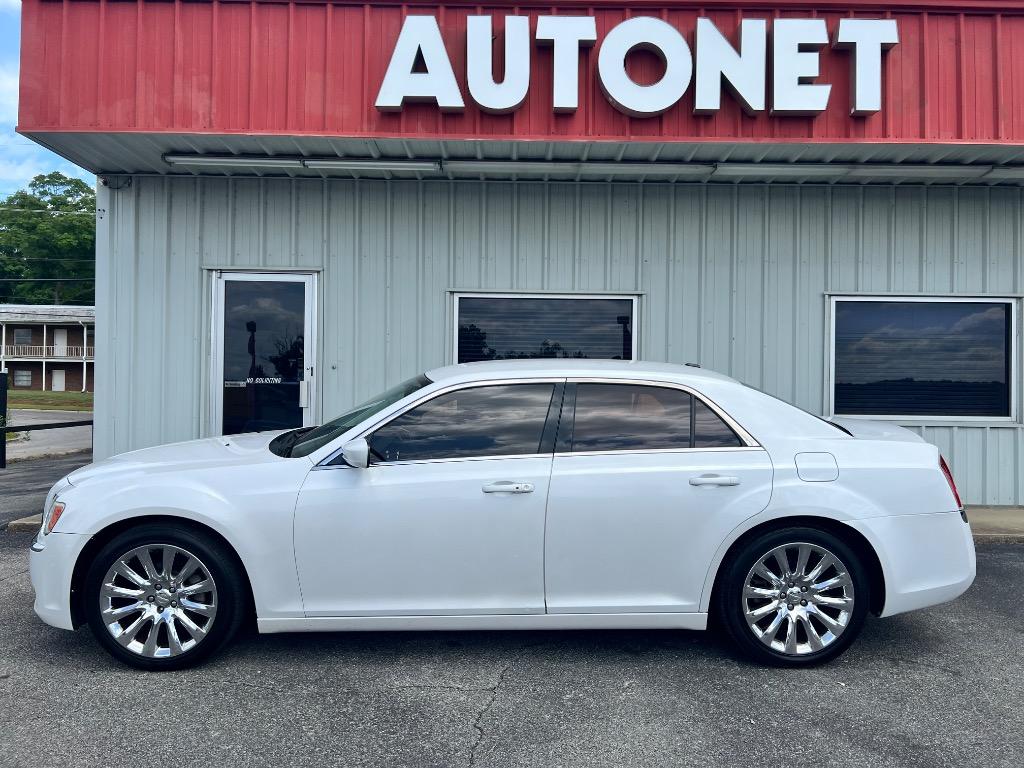 2012 Chrysler 300 -'s photo