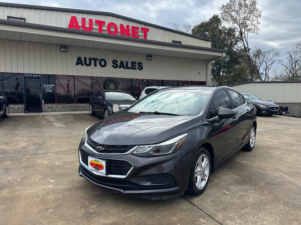 2017 Chevrolet Cruze LT's photo