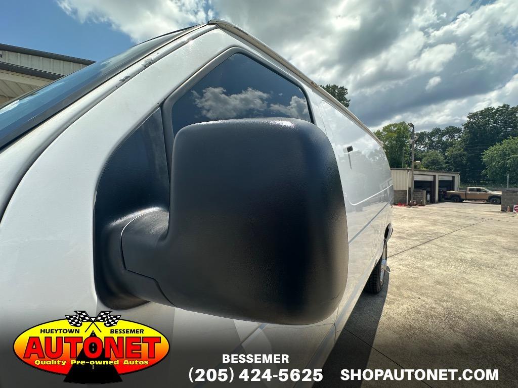 2010 Ford E-Series Econoline Van Commercial - Photo 11