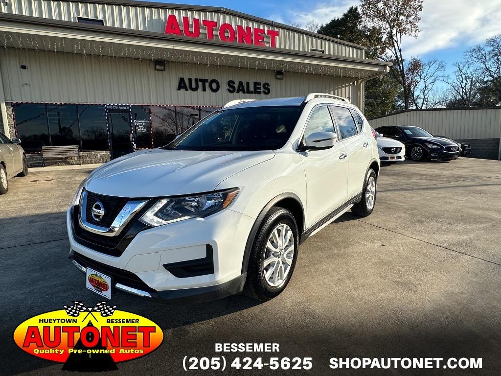 2017 Nissan Rogue SV's photo