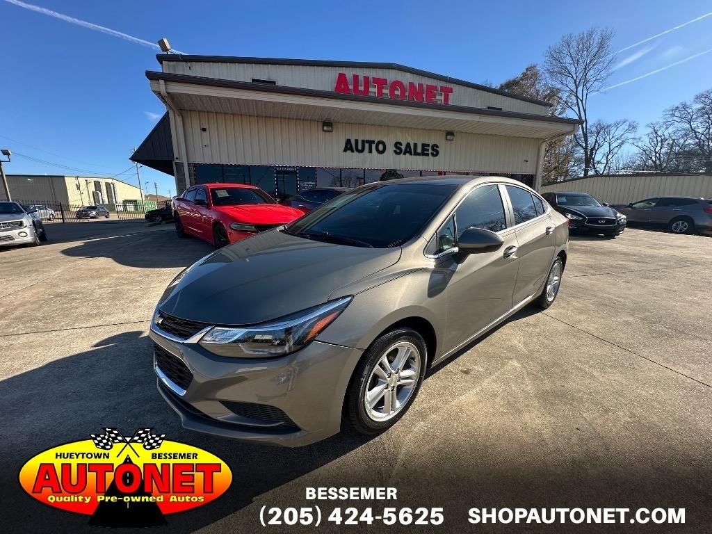 2018 Chevrolet Cruze LT's photo