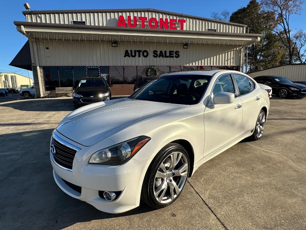 2011 INFINITI M 37's photo