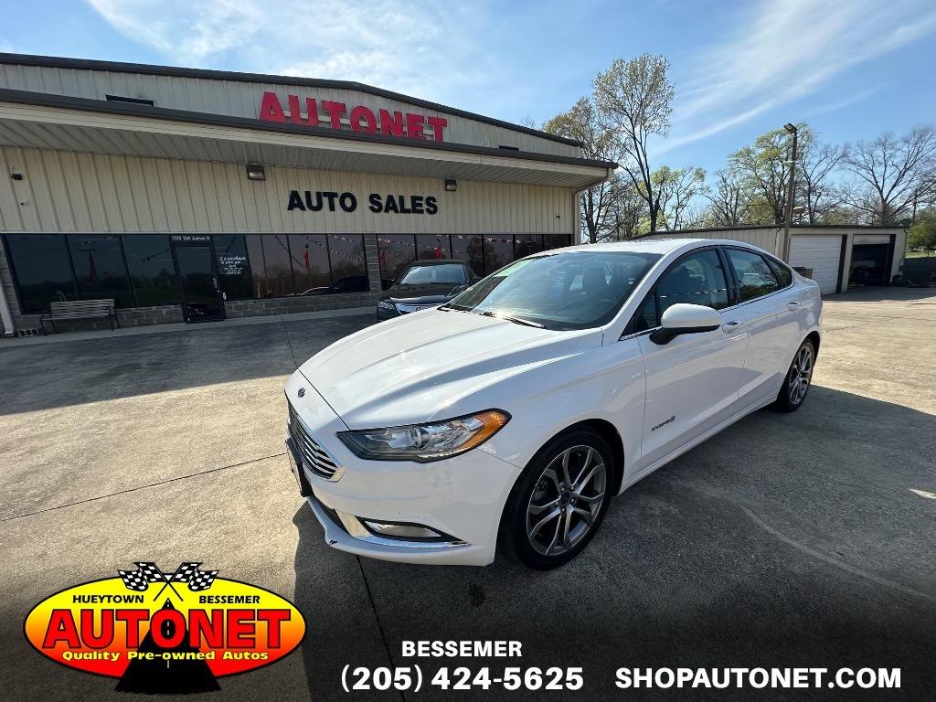 2017 Ford Fusion SE's photo