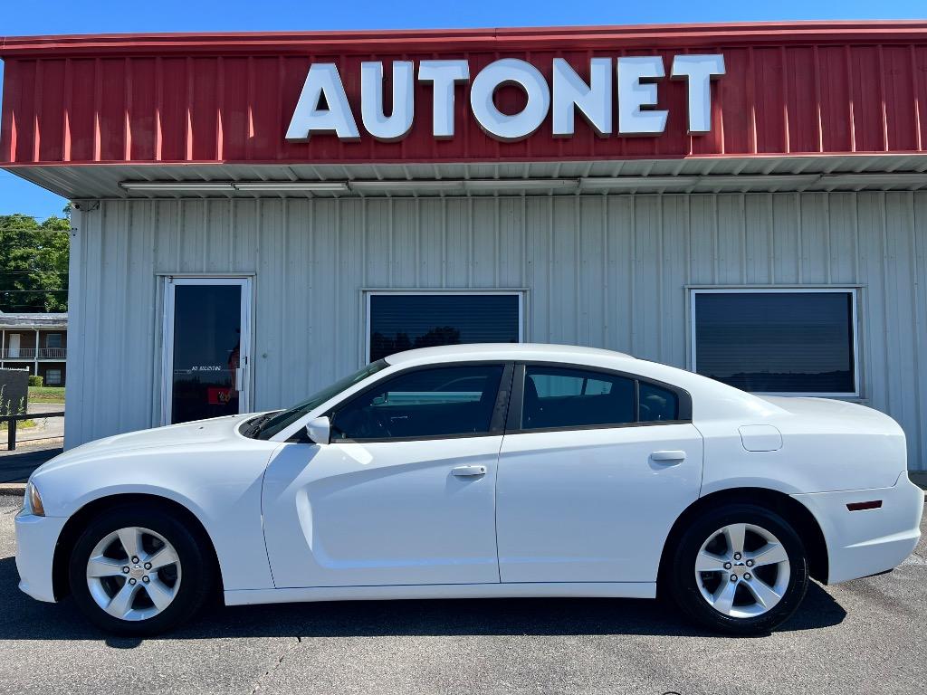 2014 Dodge Charger SE's photo