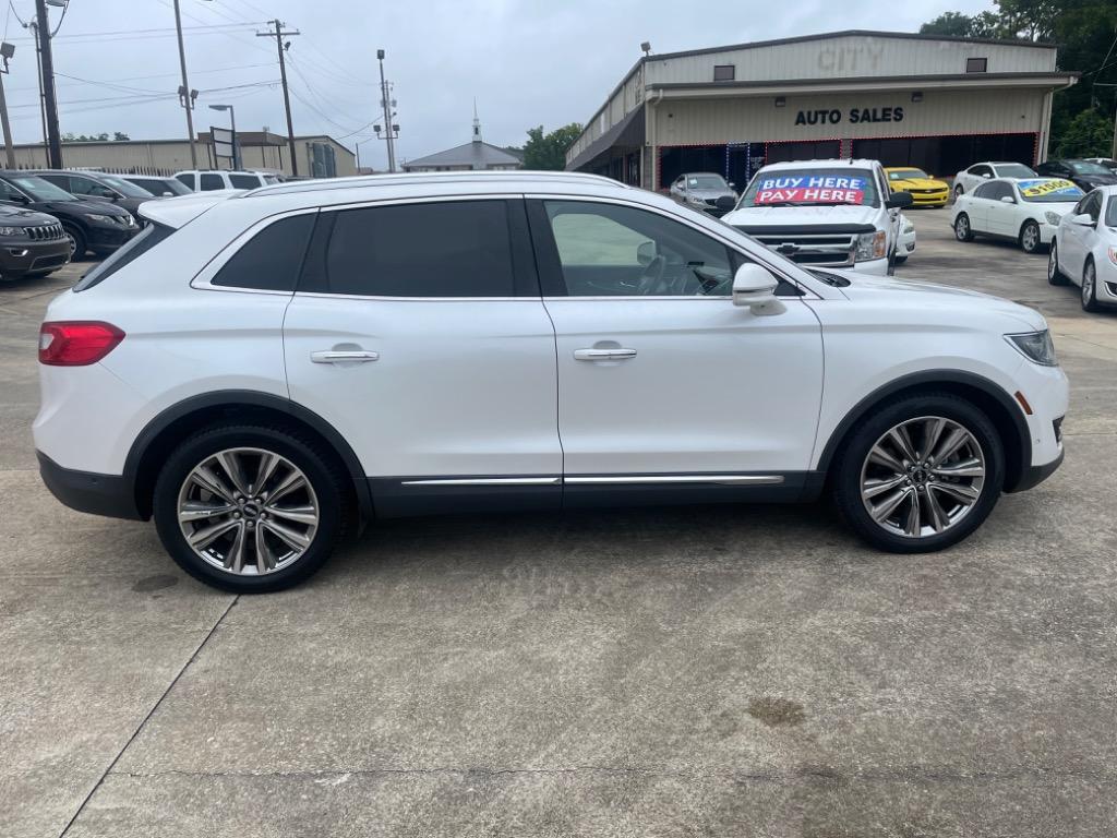 2016 Lincoln MKX Reserve's photo