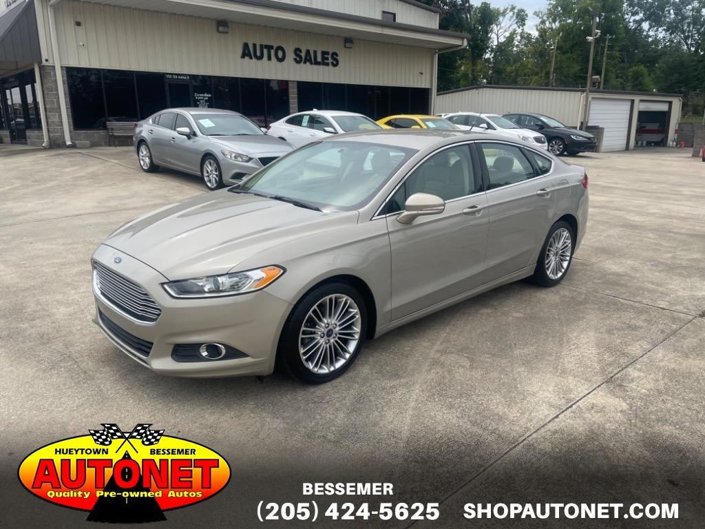 2015 Ford Fusion SE's photo