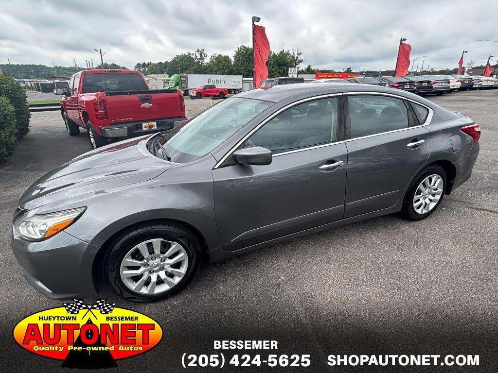 2017 Nissan Altima S's photo
