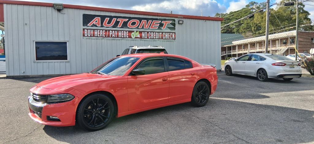 2016 Dodge Charger SXT's photo